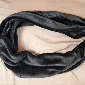Super Soft Plush Black Infinity Scarf